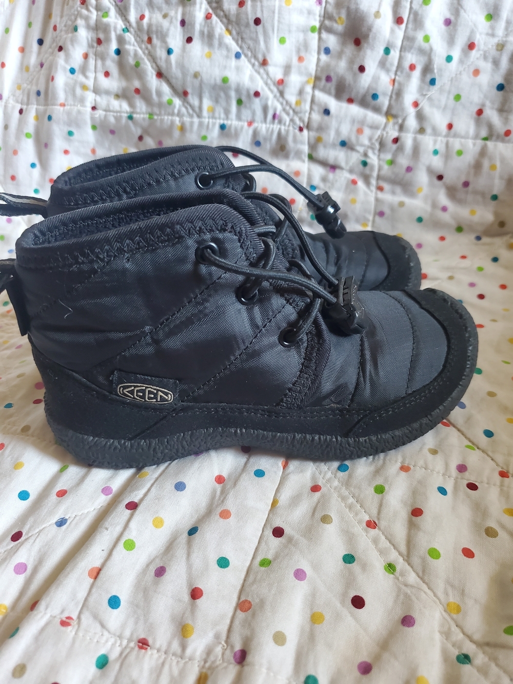 KEEN Kids'  Howser Chukka  Black Winter Ankle Boots Size 11.